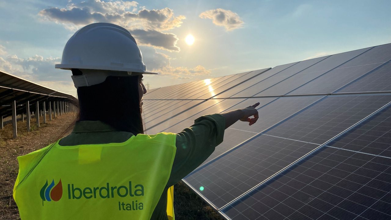 Iberdrola y Selex sellan un acuerdo renovable de 1.250 GWh para impulsar la energía verde en Italia