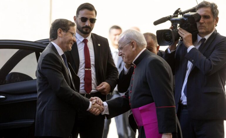 El Papa y el presidente de Israel tratan de rebajar la tensión y volver al diálogo