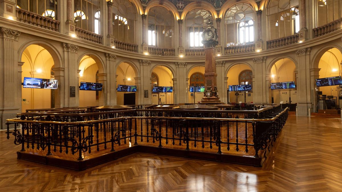 El Ibex 35 inaugura septiembre al alza: sube un 0,14% en la apertura y busca de nuevo los 15.000 puntos