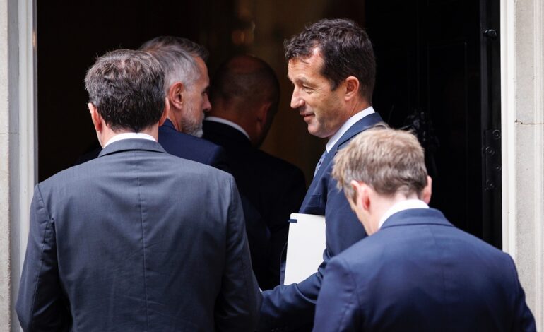Sánchez se lleva a Murtra (Telefónica), Galán (Iberdrola) y Escribano (Indra) a una cumbre con el premier británico