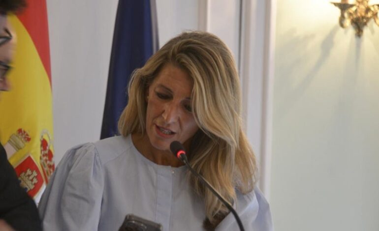 Yolanda Díaz convocará «de inmediato» al comité de expertos para llevar el SMI más allá de los 1.200 euros en 2026