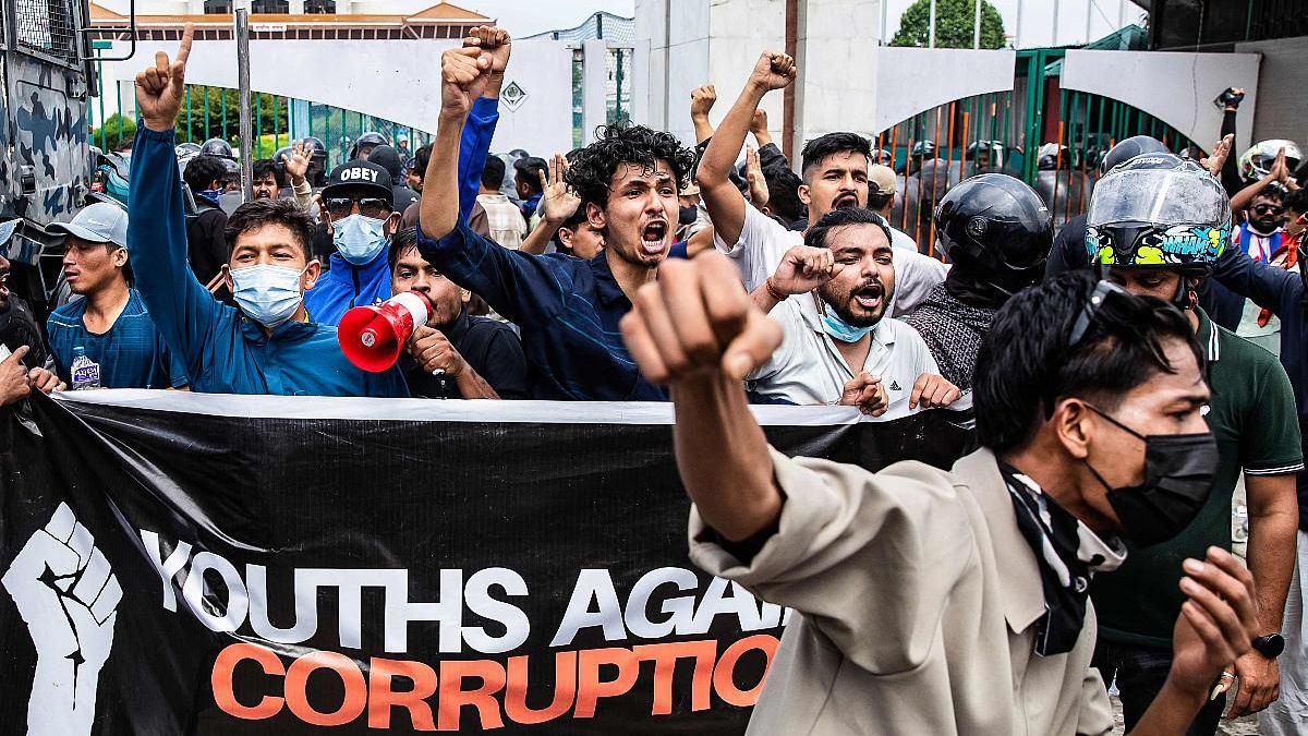 Cerca de una veintena de muertos en Nepal en las protestas contra la corrupción y la prohibición de las redes sociales