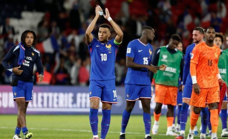 Francia vence a Islandia en París y lidera su grupo en las eliminatorias