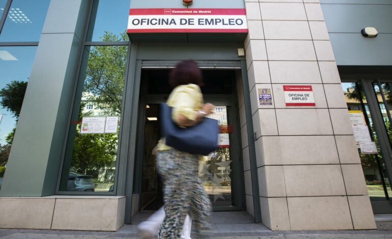 España destruye 199.000 empleos en agosto, su peor dato en este mes desde 2019