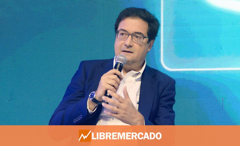 Oleada de contrataciones de detectives para perseguir el absentismo de los funcionarios