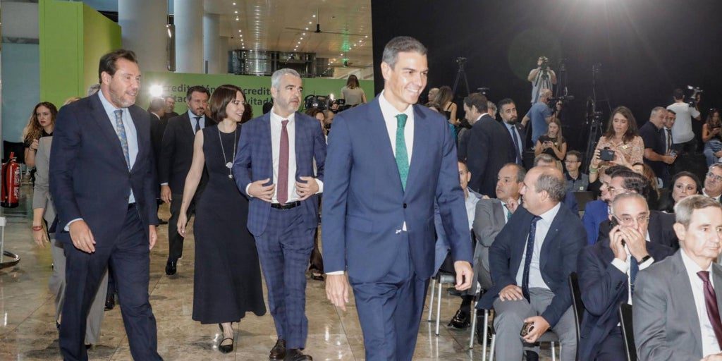 Sánchez quintuplica la inversión en aeropuertos al avisar AENA de que los principales están en una situación «apretada»