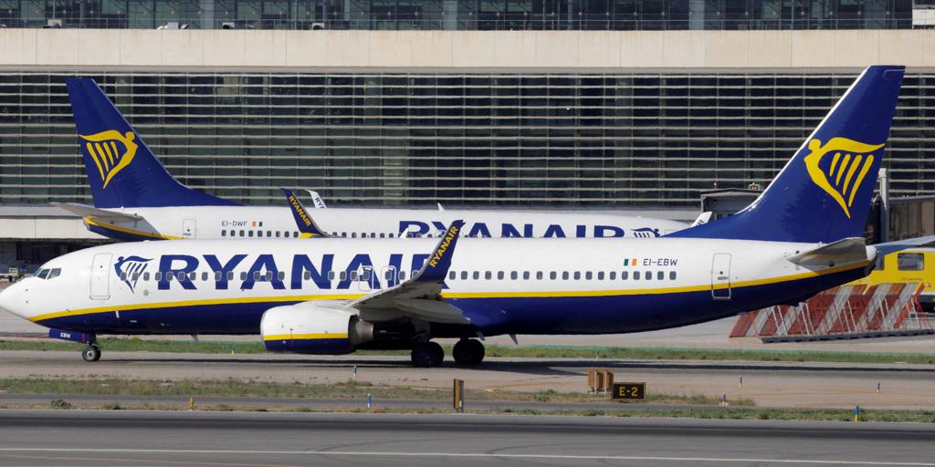 Cuánto dinero cobra un piloto de Ryanair en 2025: sueldo base y complementos