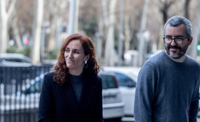 Sanidad advierte que muchos médicos de determinadas especialidades acabarán en el paro en los próximos años