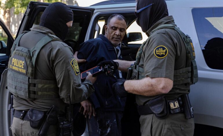 EEUU admitirá a un máximo de 7.500 refugiados en 2026 por orden de Trump y prioriza a los sudafricanos blancos