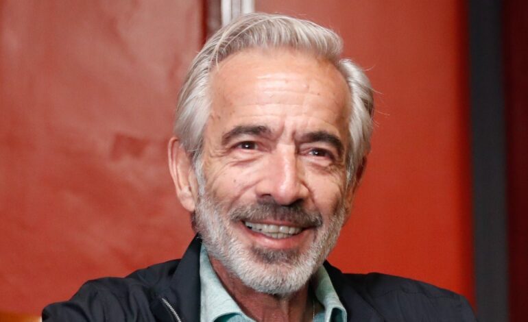 Imanol Arias, enamorado de una abogada argentina a los 68 años y en plena batalla legal