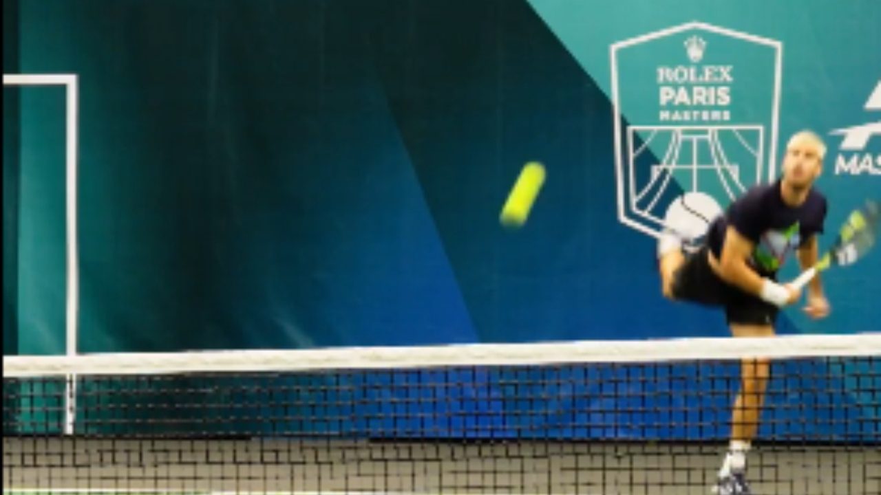 ¡Qué puntería! Alcaraz revela la increíble manera en la que entrena su saque