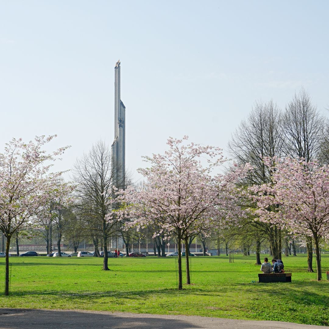 Parque Uzvara, Riga, Letonia