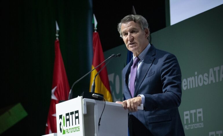 Feijóo pide a Junts «concretar» su postura tras romper con el PSOE y cree que Sánchez tiene «más pasado que futuro»