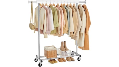 Una vista del burro colgado de Songmics.