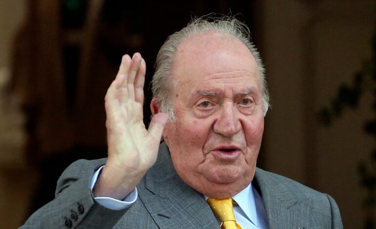 Juan Carlos I regresa a España en plena polémica por la publicación de sus memorias