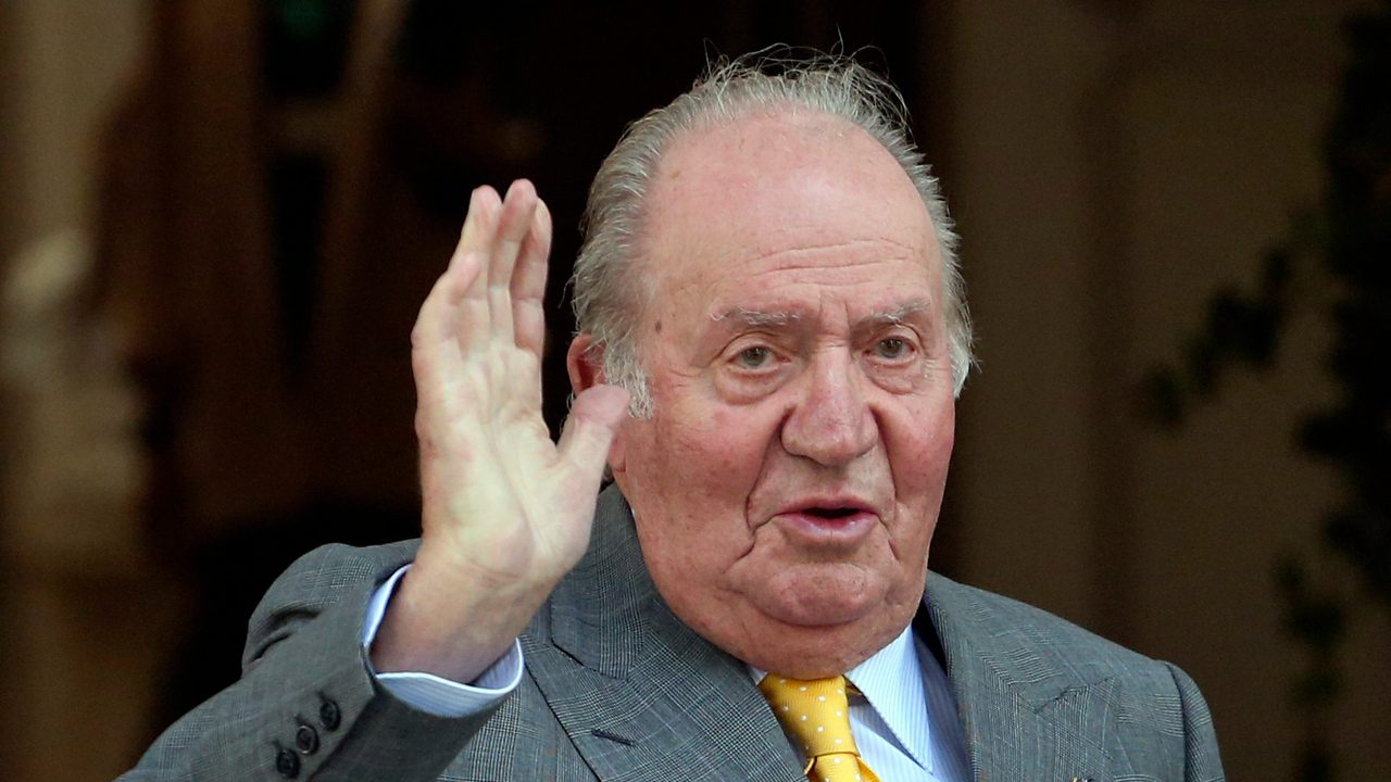 Juan Carlos I regresa a España en plena polémica por la publicación de sus memorias