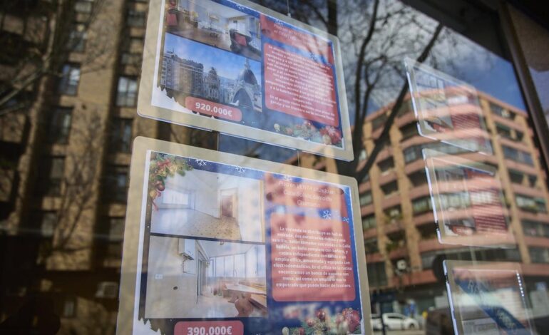 ¿Parón o vacaciones de verano? La compra de viviendas encadena en agosto su segunda caída consecutiva