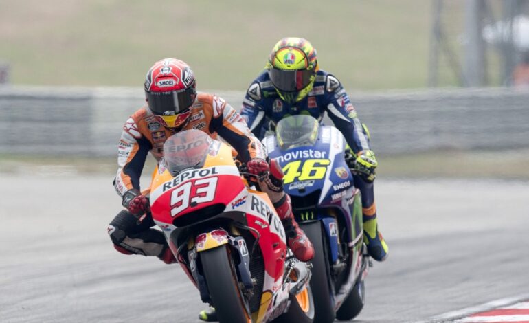 Veía las batallas de Márquez y Rossi…
