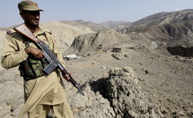 Afganistán y Pakistán acuerdan seguir dialogando y evitan el final de la tregua