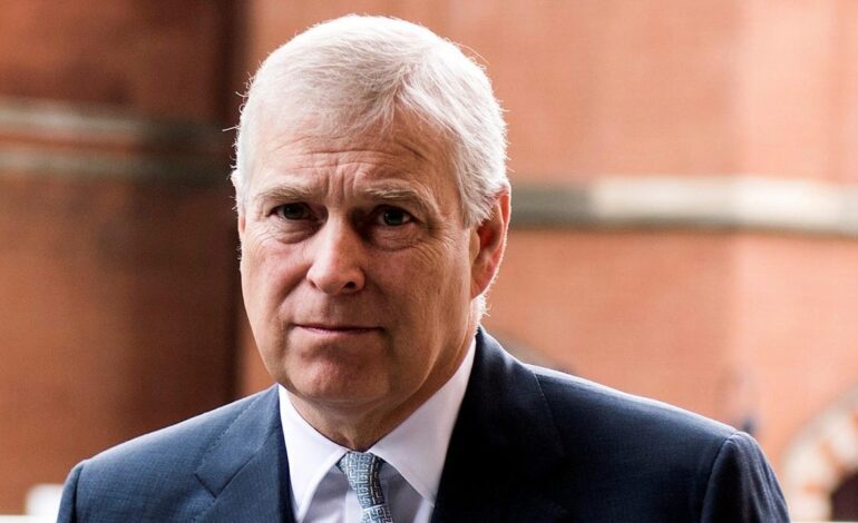 El príncipe Andrés recibió a Epstein en Windsor tras una orden de arresto contra el pederasta