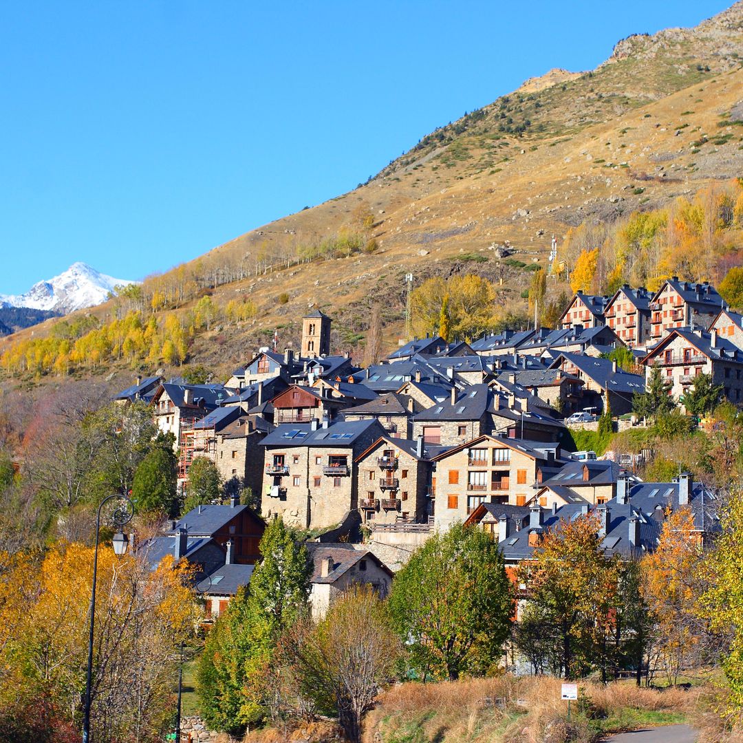 Taull y Santa María de Taull en otoño, Pirineo, Lleida