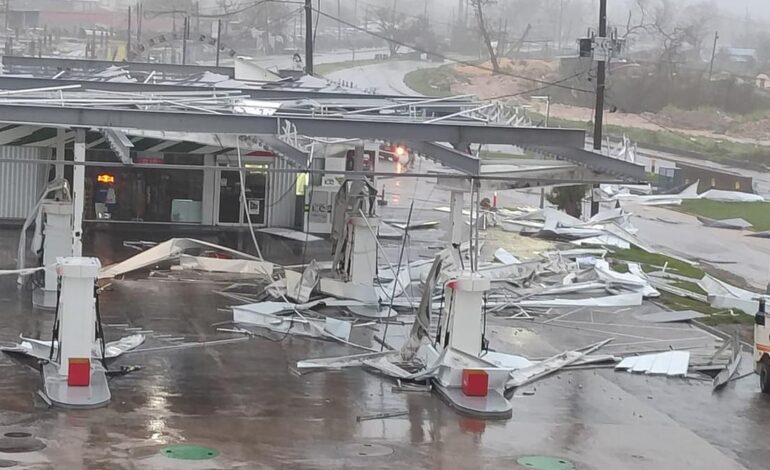 El huracán Melissa deja más de 50 muertos en el Caribe y pierde fuerza en su avance hacia el noreste