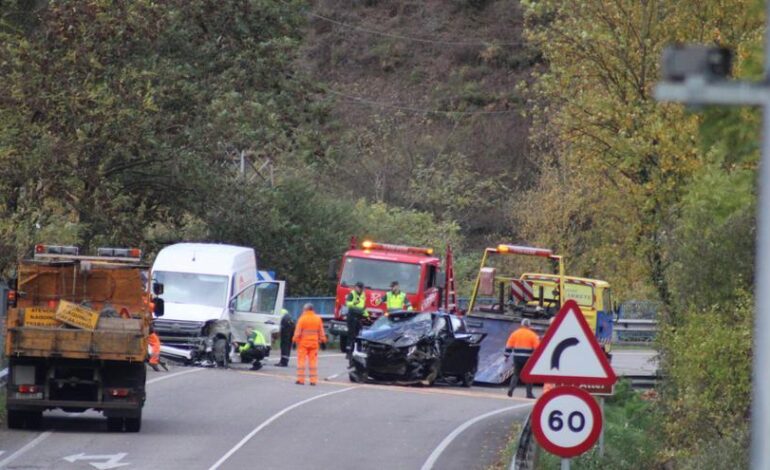 Herido grave un hombre de 60 años en un accidente en el corredor del Aller