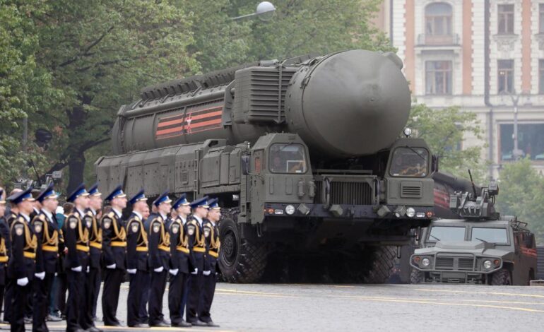 ¿Qué armas nucleares tienen Trump y Putin? Los arsenales de Estados Unidos y Rusia, en 4 gráficos