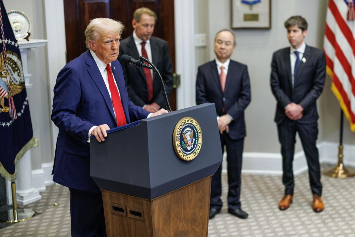 Larry Ellison, junto a Trump, Masayoshi Son (Softbank) y Sam Altman (OpenAI), durante un evento en la Casa Blanca el 21 de enero.