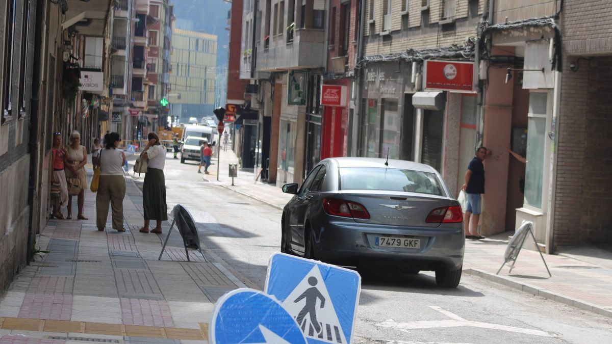 El PP de Mieres denuncia el “caos circulatorio y comercial” en el centro de la ciudad por la falta de coordinación entre varias obras