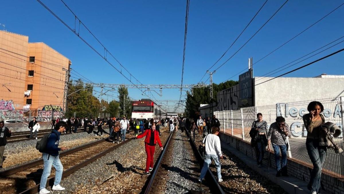 DESCARRILAMIENTO TREN MADRID | Dos heridos al descarrilar un tren de Cercanías en Madrid