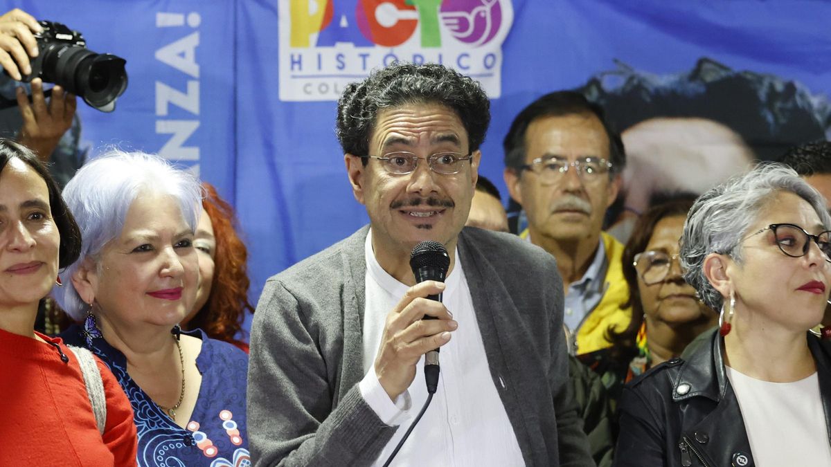 La izquierda de Colombia escoge a Iván Cepeda como candidato para las presidenciales de 2026