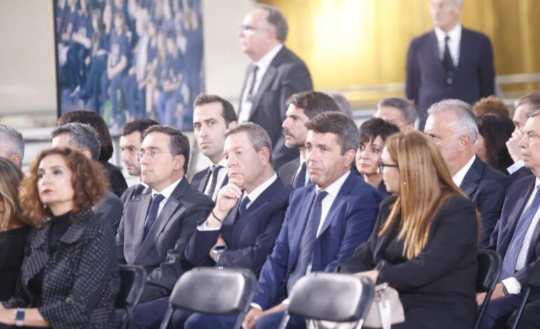 VÍCTIMAS DANA VALENCIA | La presidenta de la Asociación de Víctimas Mortales Dana 29-O: «Mazón empezó el acto con una persona de protocolo y lo acabó con una persona de seguridad»