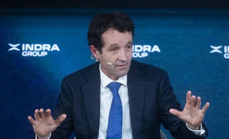 Ángel Escribano ‘seduce’ a la consejera más rebelde de Indra para que apoye la compra de su empresa