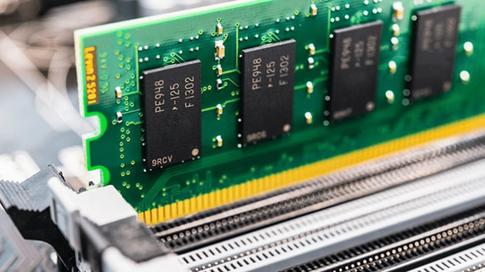 El precio de los componentes de PC están subiendo sin control, ¿cuándo deberías comprarlos?