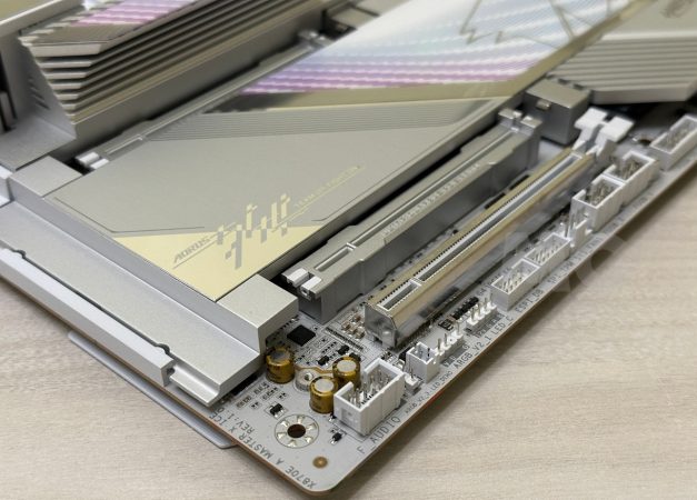 X870E AORUS MASTER X3D ICE