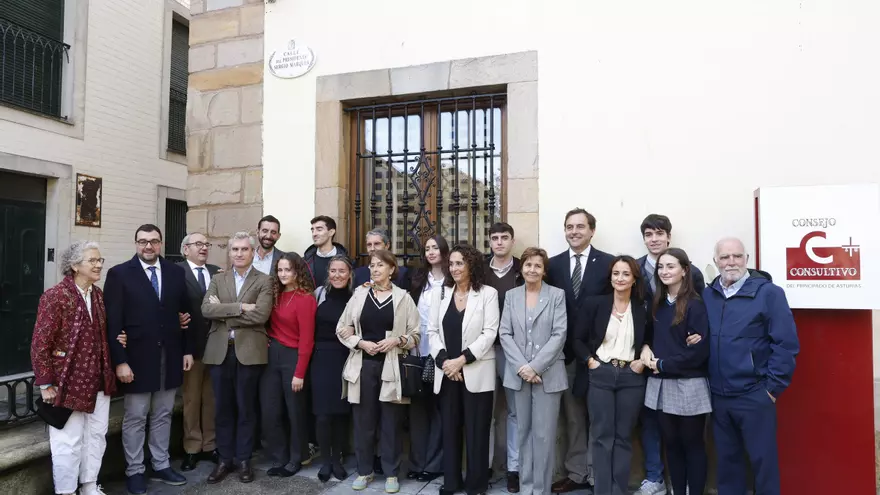 El presidente Sergio Marqués ya tiene su calle en Gijón: "Gracias por permitirnos sentir que nuestro padre regresa a casa, que su ciudad no lo olvida."