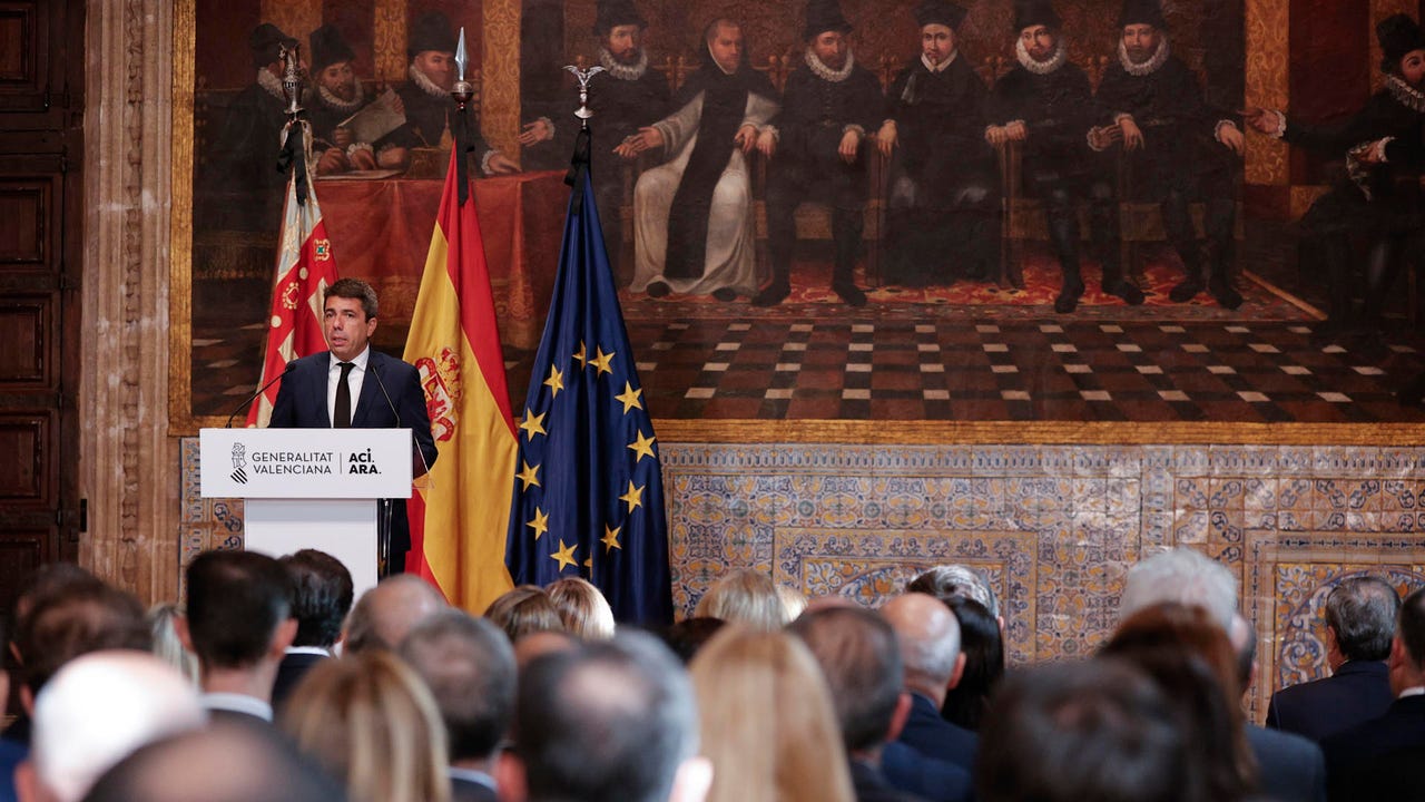 El lamentable aplauso a Mazón de su Govern tras su declaración institucional en el aniversario de la DANA