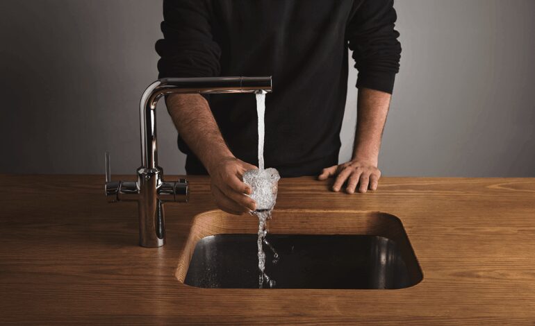 la enorme brecha en lo que pagas por el agua del grifo según dónde vivas
