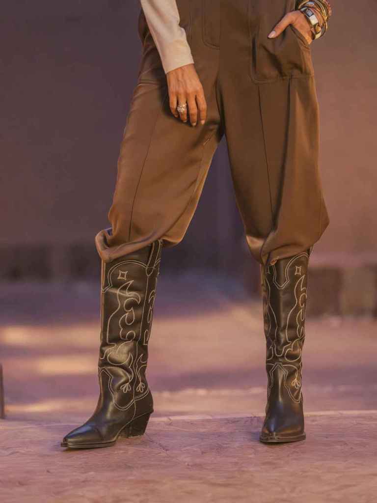 Esta es la sugerencia de Sara Carbonero para llevar botas cowboy