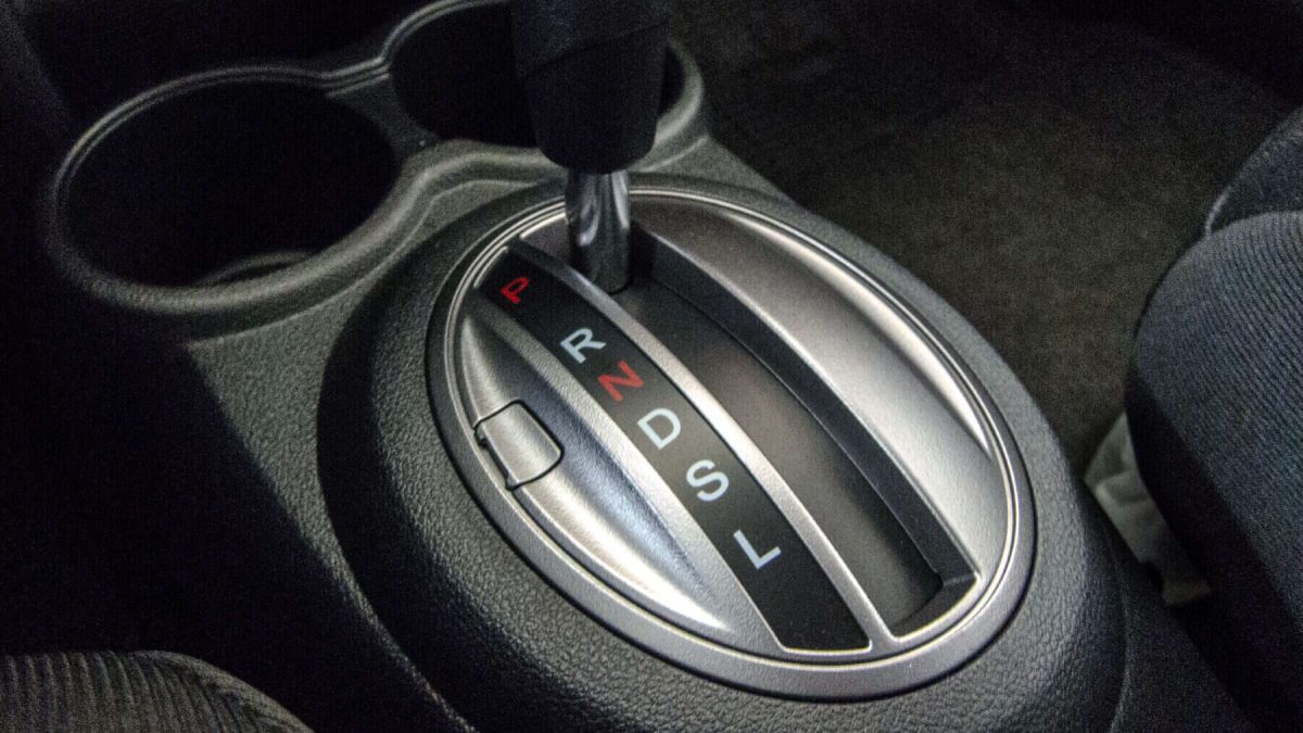 ¿qué significa la letra L en la palanca de un cambio automático?