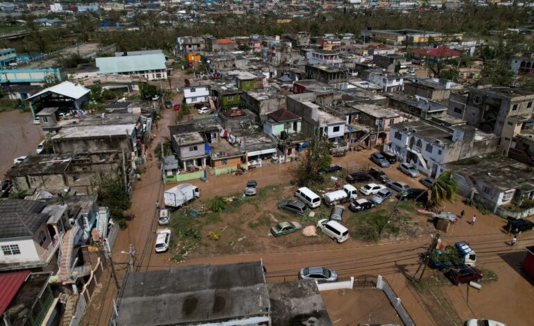 El huracán Melissa deja medio centenar de muertos, varias islas de Bahamas sin luz y casas arrasadas