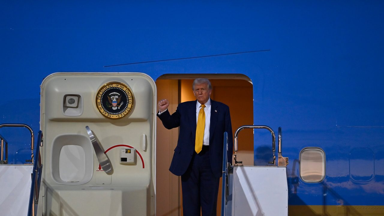 Trump no descarta la idea de un tercer mandato aunque lo prohíba la Constitución: «Me encantaría hacerlo»