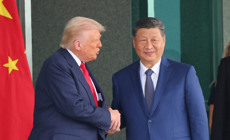 Donald Trump reducirá al 10 % los aranceles para China que impuso como represalia por el tráfico de fentanilo