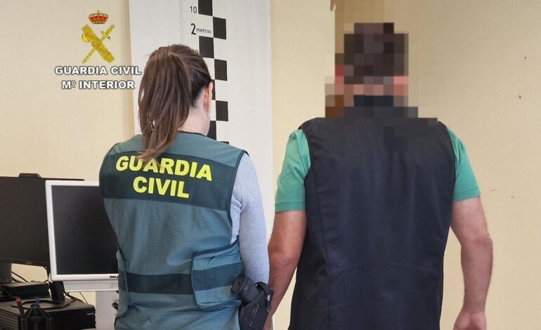 Detenida en Pontevedra una mujer por enviar vídeos íntimos de su hija menor en ropa interior