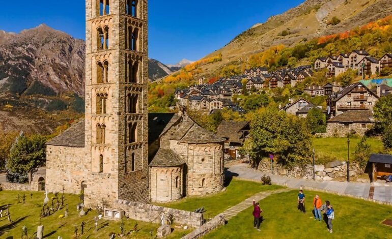 El pueblo del Pirineo de Lleida que guarda un tesoro artístico declarado Patrimonio Mundial por la Unesco