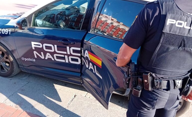 Detenido en Valladolid por empujar y arrastrar por el suelo a una empleada de un súper, que resultó herida