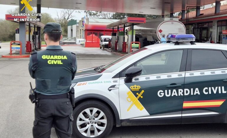 Dos detenidos por robos en máquinas de autolavado de gasolineras de cuatro municipios de Cantabria
