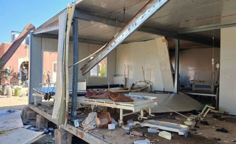 Las RSF detienen a varios de sus miembros, incluido un comandante grabado ejecutando a personas en El Fasher, Sudán