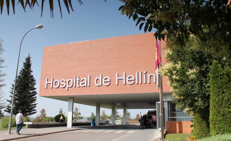 Cuatro heridos, tres de ellos menores, tras la colisión entre dos turismos y una furgoneta